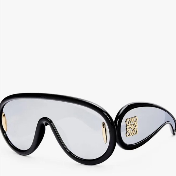 LOEWE
LOEWE x Paula's Ibiza Mask Sunglasses worn once - Picture 2 of 3